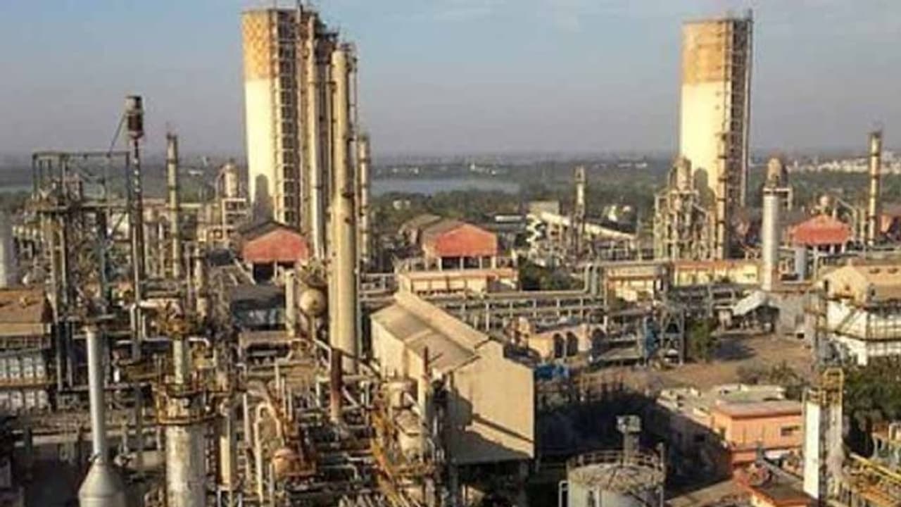 క్రూడాయిల్తో మళ్లీ నీరసం.. ఐఎల్ఎఫ్ఎస్ మాజీ చైర్మన్ అరెస్ట్ క్రూడాయిల్తో మళ్లీ నీరసం.. ఐఎల్ఎఫ్ఎస్ మాజీ చైర్మన్ అరెస్ట్