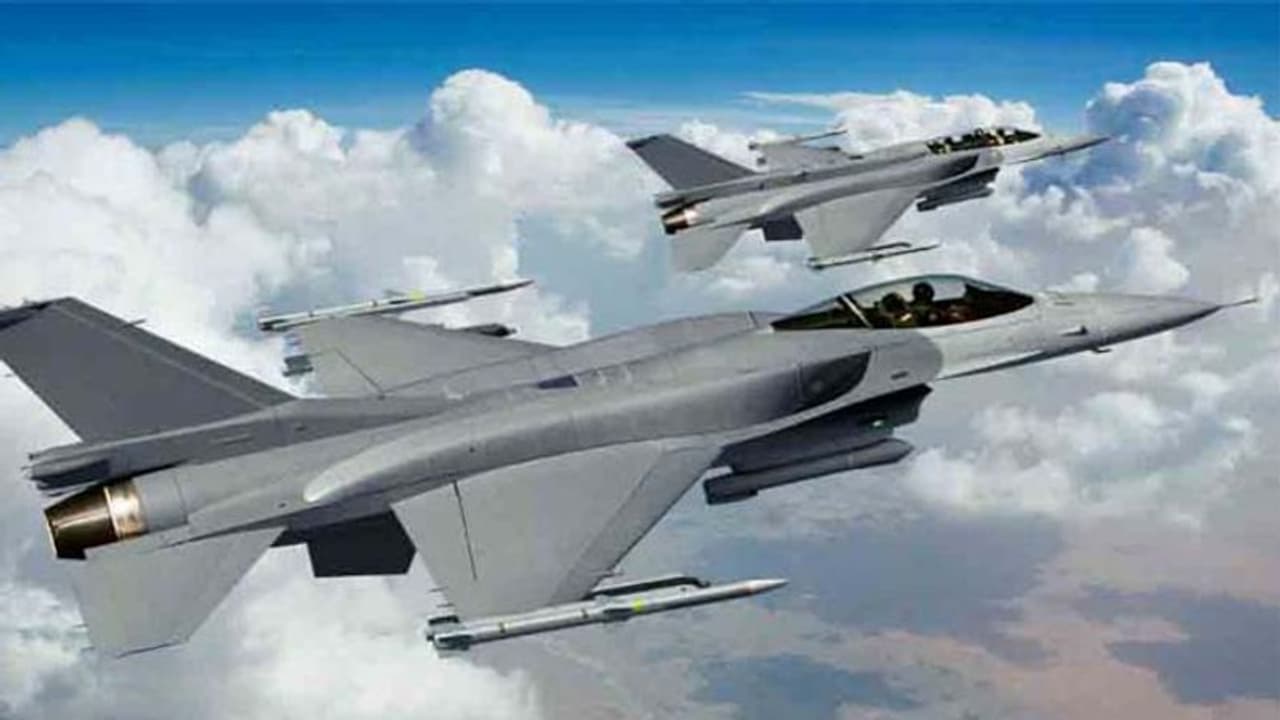 ఆగని కవ్వింపులు: భారత సరిహద్దుల్లో పాక్ యుద్ధ విమానాలు ఆగని కవ్వింపులు: భారత సరిహద్దుల్లో పాక్ యుద్ధ విమానాలు