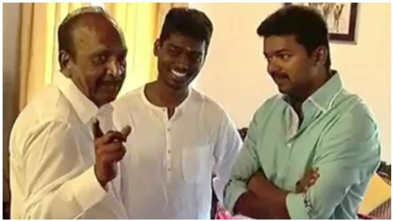 ஆணியுடன் மட்டும் விளையாடாதீங்க விஜய்? கண்டித்த இயக்குனர் மகேந்திரன்! ஆணியுடன் மட்டும் விளையாடாதீங்க விஜய்? கண்டித்த இயக்குனர் மகேந்திரன்!