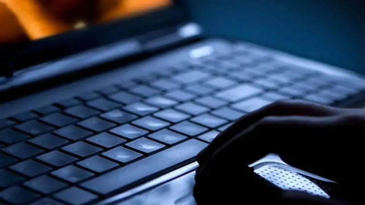 യുഎഇയില് ഡേറ്റിങ് ആപ്ലിക്കേഷനുകള് ഉപയോഗിക്കുന്നവര്ക്ക് മുന്നറിയിപ്പുമായി പൊലീസ് യുഎഇയില് ഡേറ്റിങ് ആപ്ലിക്കേഷനുകള് ഉപയോഗിക്കുന്നവര്ക്ക് മുന്നറിയിപ്പുമായി പൊലീസ്