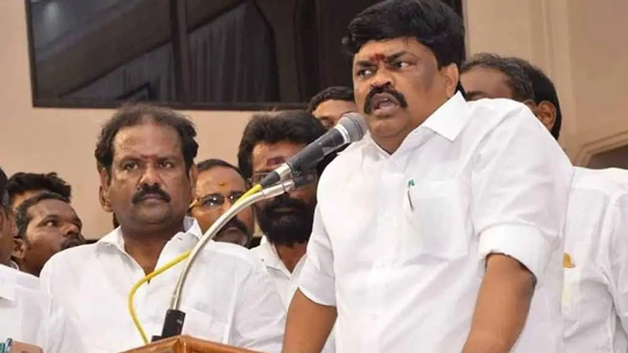 எங்களை சீண்டினால் தி.மு.க.வை சின்னாபின்னமாக உடைச்சிடுவோம்... அமைச்சர் ராஜேந்திர பாலாஜி எச்சரிக்கை..! எங்களை சீண்டினால் தி.மு.க.வை சின்னாபின்னமாக உடைச்சிடுவோம்... அமைச்சர் ராஜேந்திர பாலாஜி எச்சரிக்கை..!