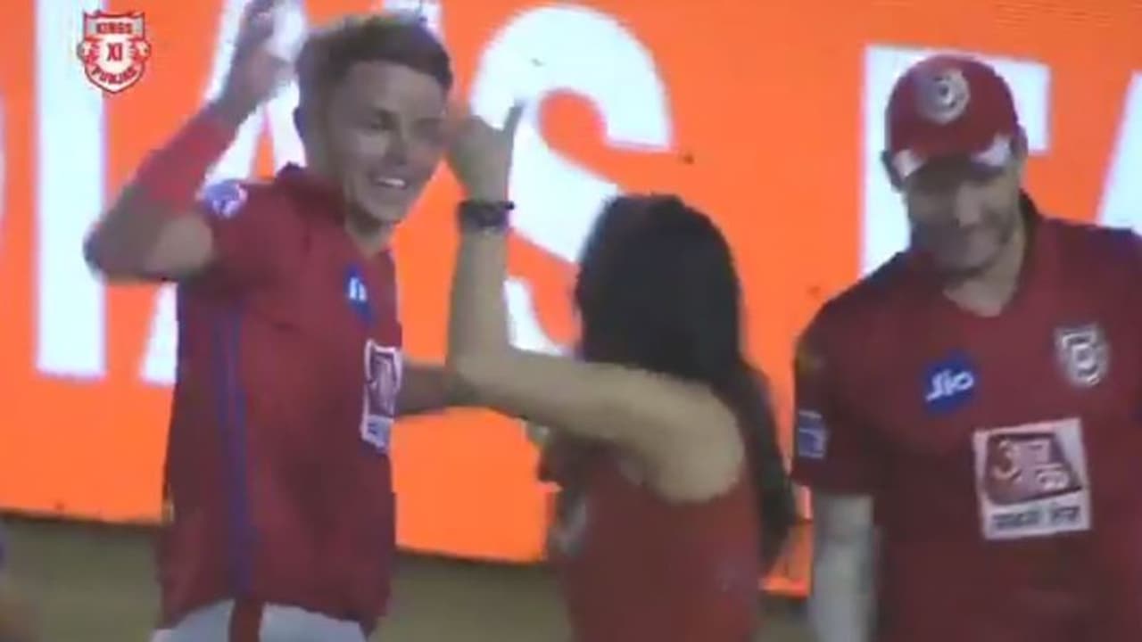 ಪ್ರೀತಿ ಝಿಂಟಾ ಜೊತೆ ಬಾಂಗ್ರಾ ಡ್ಯಾನ್ಸ್ ಮಾಡಿದ ಹ್ಯಾಟ್ರಿಕ್ ವಿಕೆಟ್ ಸಾಧಕ!