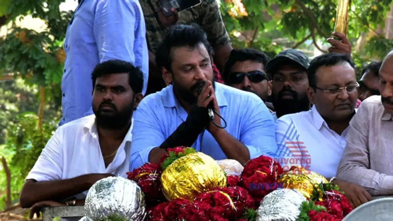 ದರ್ಶನ್ಗೆ ವಿಡಿಯೋ ಕಾಲ್ ಮಾಡಿದ ಯೋಧ ಹೇಳಿದ್ದೇನು? ದರ್ಶನ್ಗೆ ವಿಡಿಯೋ ಕಾಲ್ ಮಾಡಿದ ಯೋಧ ಹೇಳಿದ್ದೇನು?