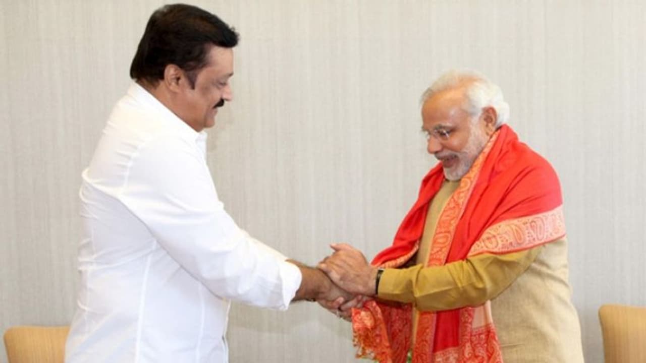 മത്സരിക്കുന്നത് പ്രധാനമന്ത്രിയുടെ നിര്ദ്ദേശപ്രകാരമെന്ന് സുരേഷ് ഗോപി മത്സരിക്കുന്നത് പ്രധാനമന്ത്രിയുടെ നിര്ദ്ദേശപ്രകാരമെന്ന് സുരേഷ് ഗോപി