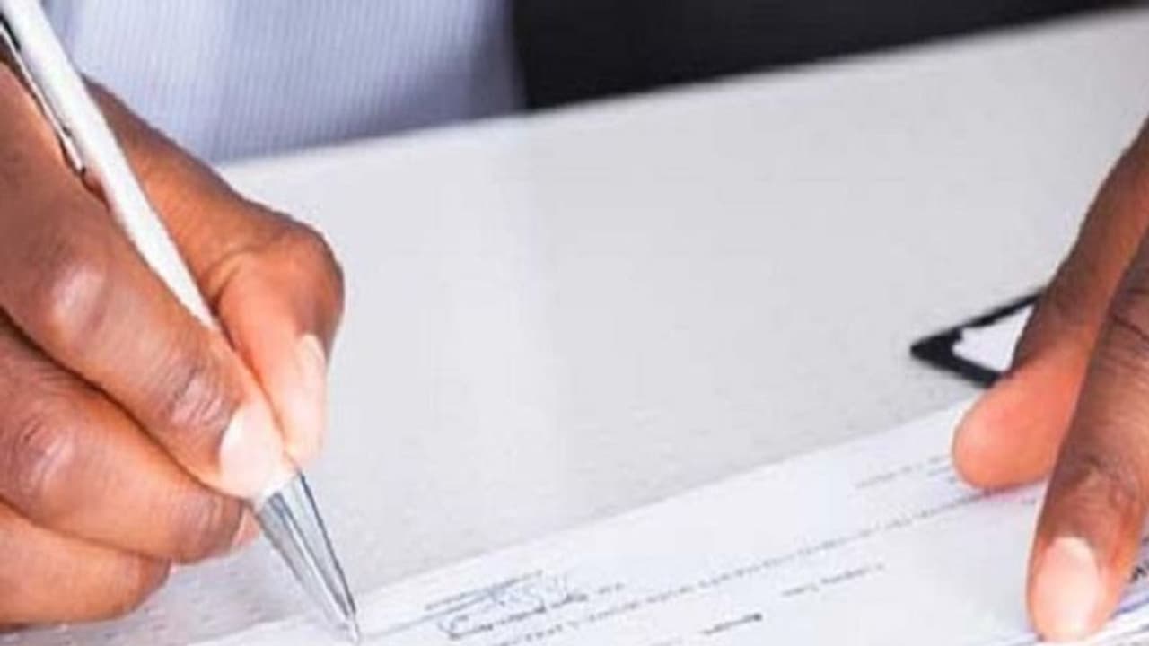 செக் மோசடி செய்த பிரபல நடிகருக்கு ஒரு வருடம் சிறை! நீதிமன்றம் அதிரடி! செக் மோசடி செய்த பிரபல நடிகருக்கு ஒரு வருடம் சிறை! நீதிமன்றம் அதிரடி!