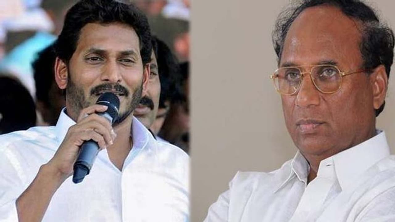 దేశంలో జీఎస్టీ... సత్తెనపల్లిలో కేఎస్టీ: కోడెలపై జగన్ ఫైర్ దేశంలో జీఎస్టీ... సత్తెనపల్లిలో కేఎస్టీ: కోడెలపై జగన్ ఫైర్