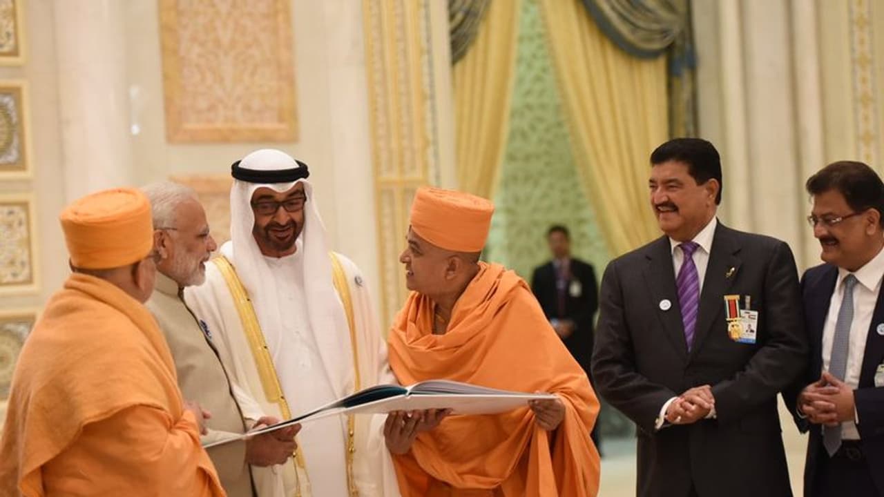 चुनाव के बीच में पीएम मोदी इस मुस्लिम देश में करेंगे हिंदू मंदिर का शिलान्यास