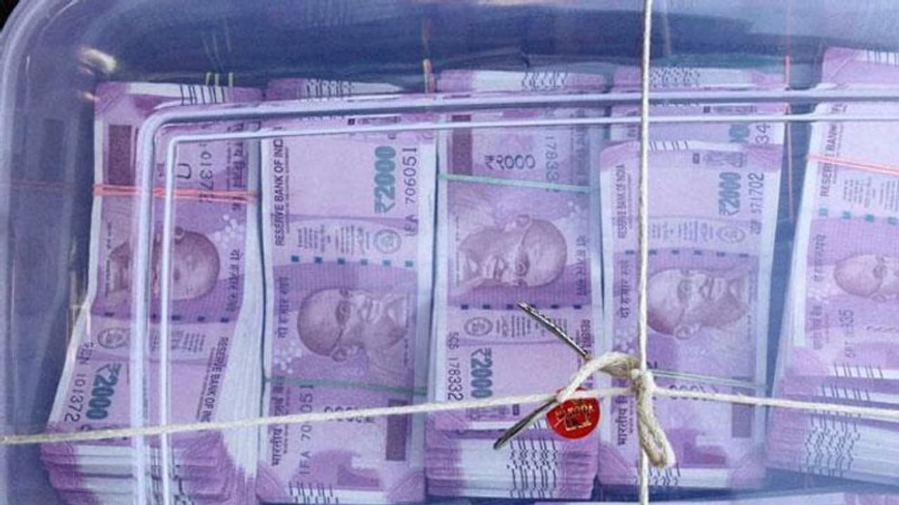 ఉస్మానియా యూనిర్శిటీలో భారీ నగదు పట్టివేత ఉస్మానియా యూనిర్శిటీలో భారీ నగదు పట్టివేత