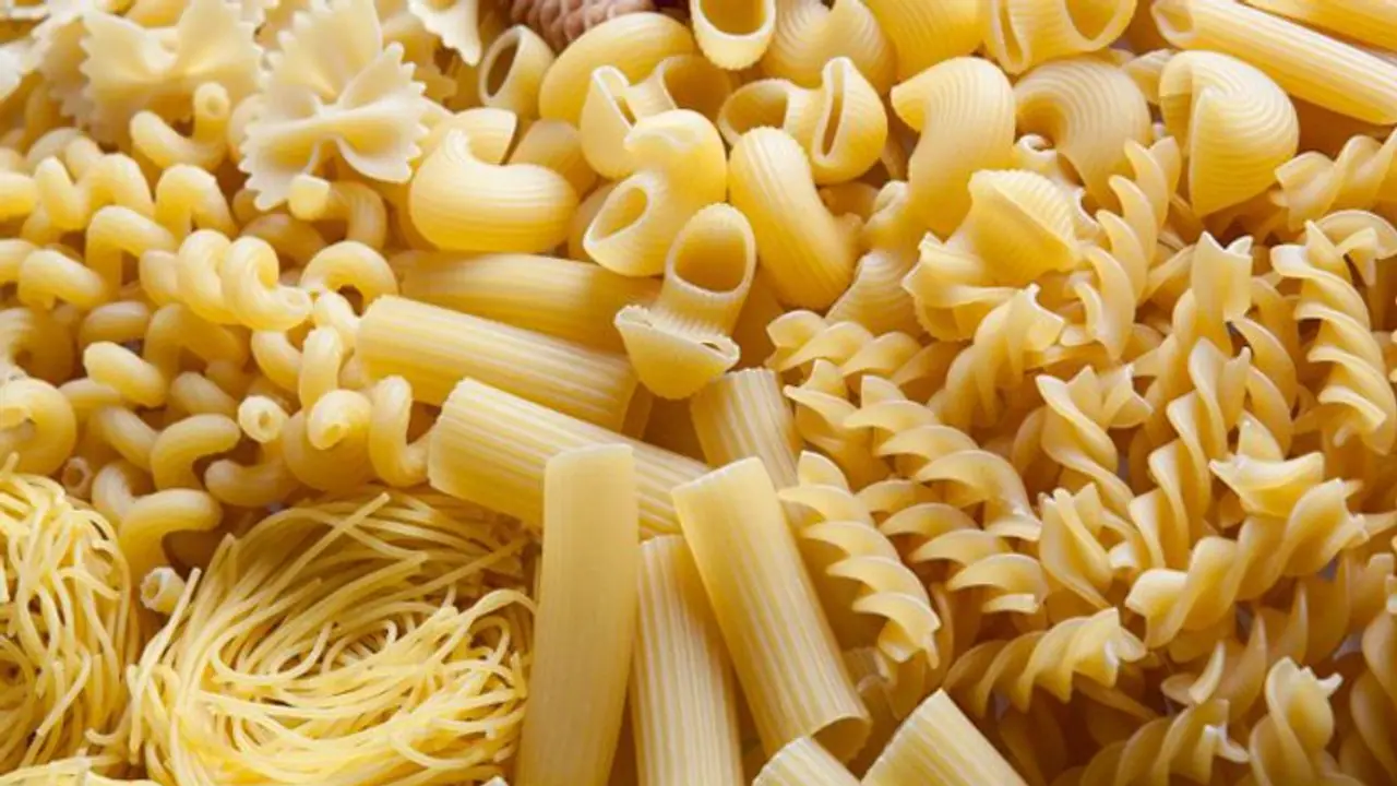 পাস্তা সেদ্ধ করার পর জল ফেলে দেন? এবার থেকে এই পাঁচ কাজে ব্যবহার করুন এই জল