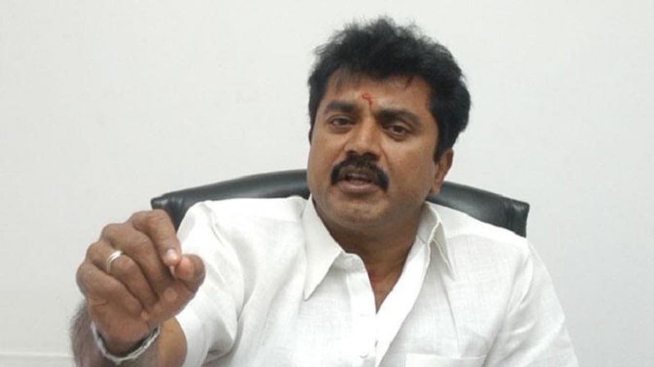 ஒரே நாடு ஒரே தேர்தல் என்பது சாத்தியமில்லை... அதை ஏற்க முடியாது... சரத்குமார் அதிரடி!! ஒரே நாடு ஒரே தேர்தல் என்பது சாத்தியமில்லை... அதை ஏற்க முடியாது... சரத்குமார் அதிரடி!!