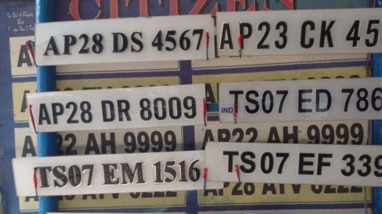 నంబర్‌ప్లేట్లపై ‘‘వంకర’’ వేషాలొద్దు: వాహనదారులకు ట్రాఫిక్ సీపీ వార్నింగ్