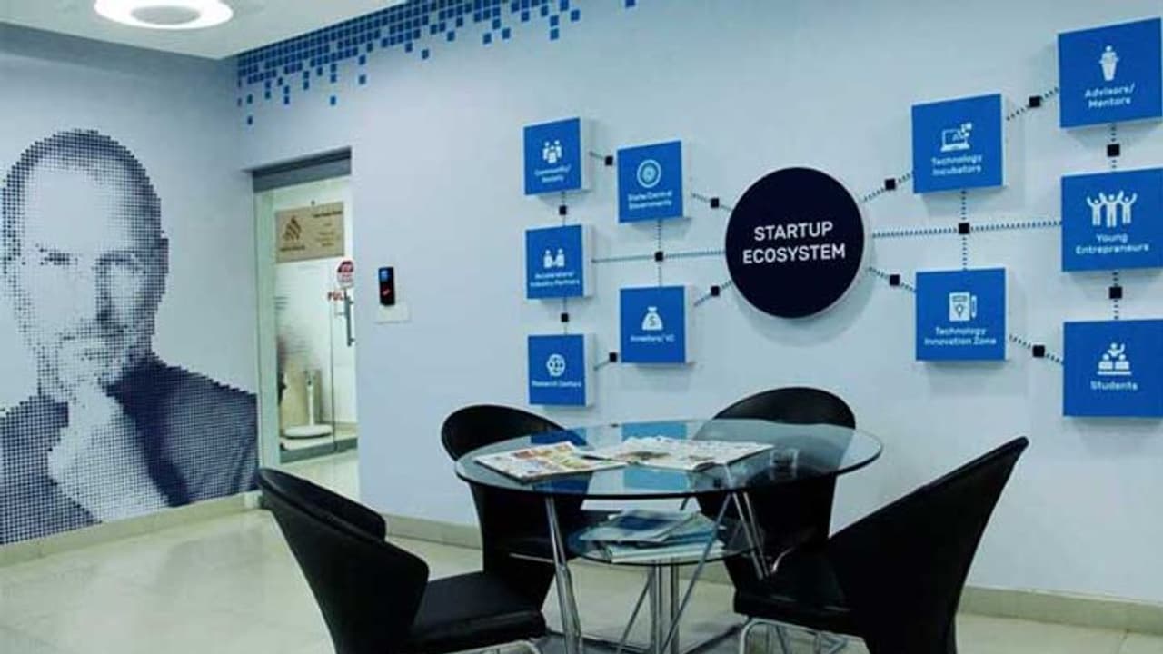 'സ്റ്റാര്ട്ടപ്പ് കേരളം' കാത്തിരുന്ന ഡീപ് ടെക് സ്റ്റാർട്ടപ്പ് കോൺക്ലേവ് കൊച്ചിയില് തുടങ്ങി 'സ്റ്റാര്ട്ടപ്പ് കേരളം' കാത്തിരുന്ന ഡീപ് ടെക് സ്റ്റാർട്ടപ്പ് കോൺക്ലേവ് കൊച്ചിയില് തുടങ്ങി