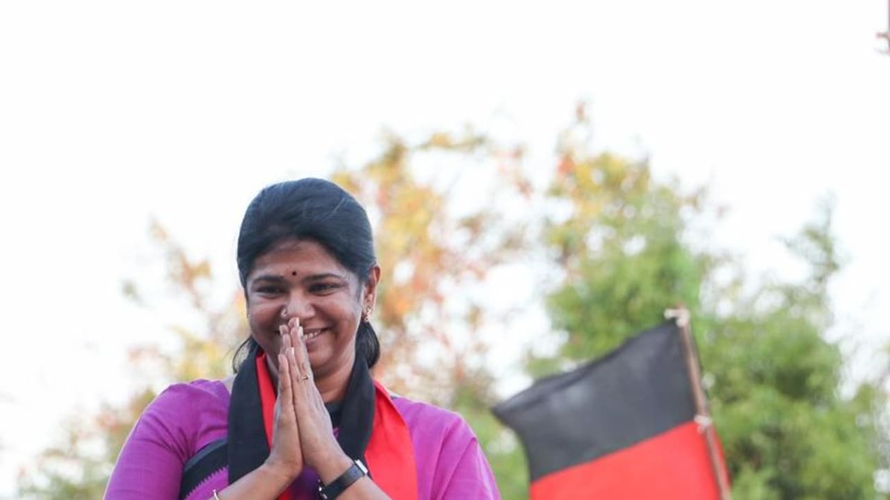 கர்நாடகாவை பார்த்தீங்களா.? தமிழகத்தில் பாஜக காலூன்ற வாய்ப்பு கொடுத்துடாதீங்க.. பிரசாரத்தில் கனிமொழி.! கர்நாடகாவை பார்த்தீங்களா.? தமிழகத்தில் பாஜக காலூன்ற வாய்ப்பு கொடுத்துடாதீங்க.. பிரசாரத்தில் கனிமொழி.!