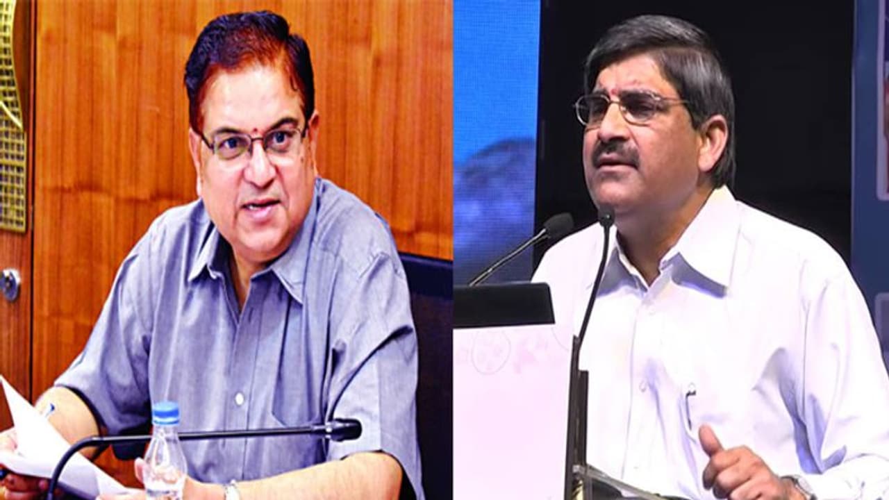 ప్రవీణ్ ప్రకాష్ పై ఎల్వీకి ఫిర్యాదు: ఆ అధికారిపై కూడా బదిలీ వేటు