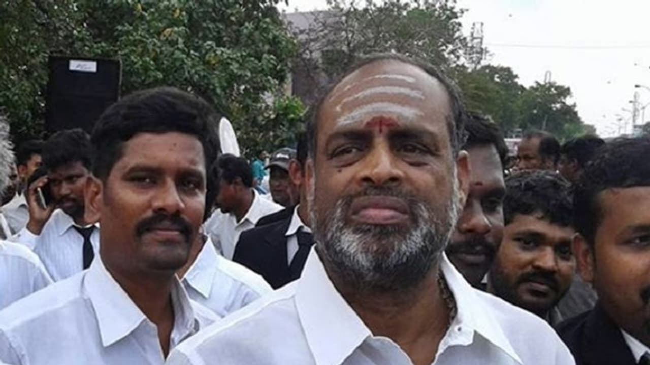 நவநீதி கிருஷ்ணன் எம்.பி.க்கு திடீர் நெஞ்சுவலி … அரசு மருத்துவமனையில் தீவிர சிகிச்சை !! நவநீதி கிருஷ்ணன் எம்.பி.க்கு திடீர் நெஞ்சுவலி … அரசு மருத்துவமனையில் தீவிர சிகிச்சை !!