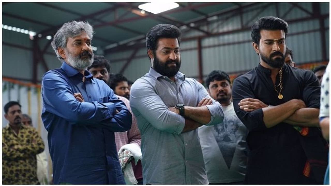 షాకింగ్: తెలుగు రాష్ట్రాల్లో 'RRR' బిజినెస్ (ఏరియావైజ్) షాకింగ్: తెలుగు రాష్ట్రాల్లో 'RRR' బిజినెస్ (ఏరియావైజ్)