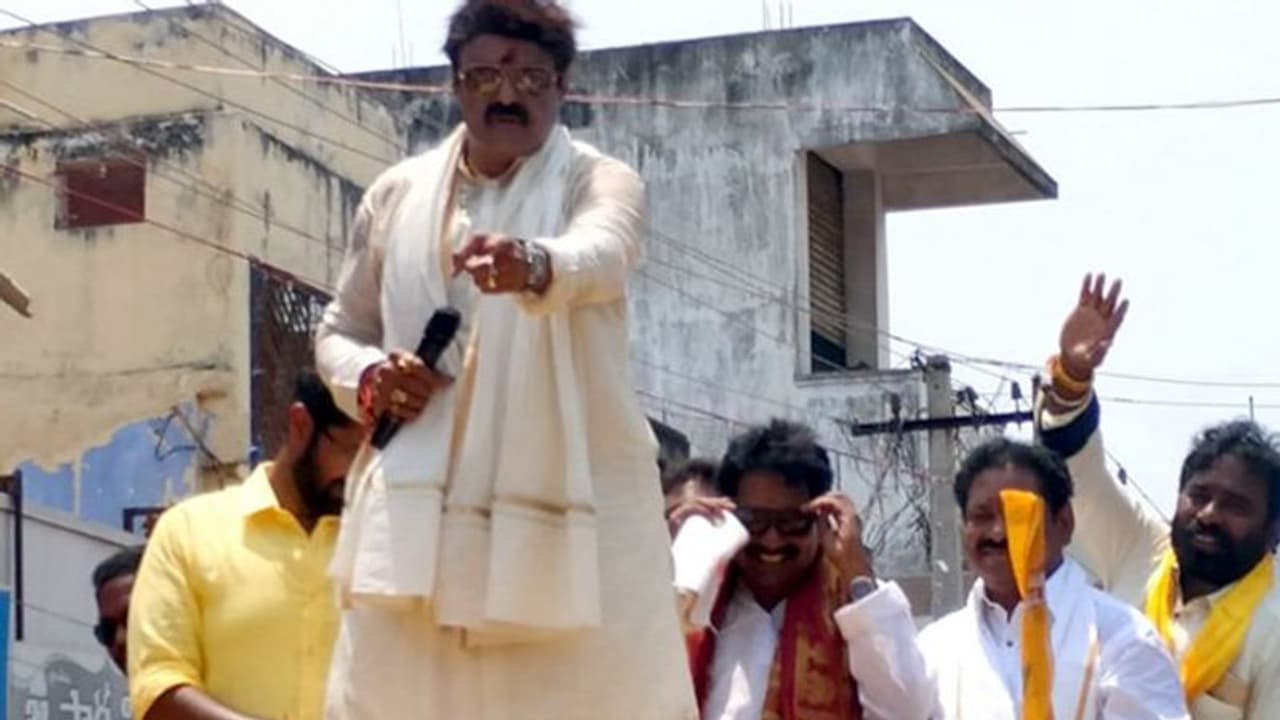 గ్లాస్ బార్ లో ఉండాలి, సైకిల్ జనంలో ఉండాలి: మళ్లీ దొరికిన హీరో బాలకృష్ణ గ్లాస్ బార్ లో ఉండాలి, సైకిల్ జనంలో ఉండాలి: మళ్లీ దొరికిన హీరో బాలకృష్ణ