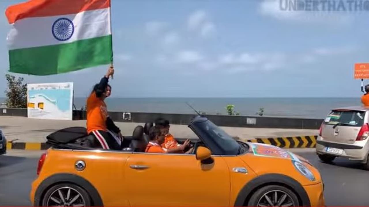 100ಕ್ಕೂ ಹೆಚ್ಚು ಲಕ್ಸುರಿ ಕಾರಿನಲ್ಲಿ ಲೋಕಸಭಾ ಚುನಾವಣಾ ಪ್ರಚಾರ! 100ಕ್ಕೂ ಹೆಚ್ಚು ಲಕ್ಸುರಿ ಕಾರಿನಲ್ಲಿ ಲೋಕಸಭಾ ಚುನಾವಣಾ ಪ್ರಚಾರ!