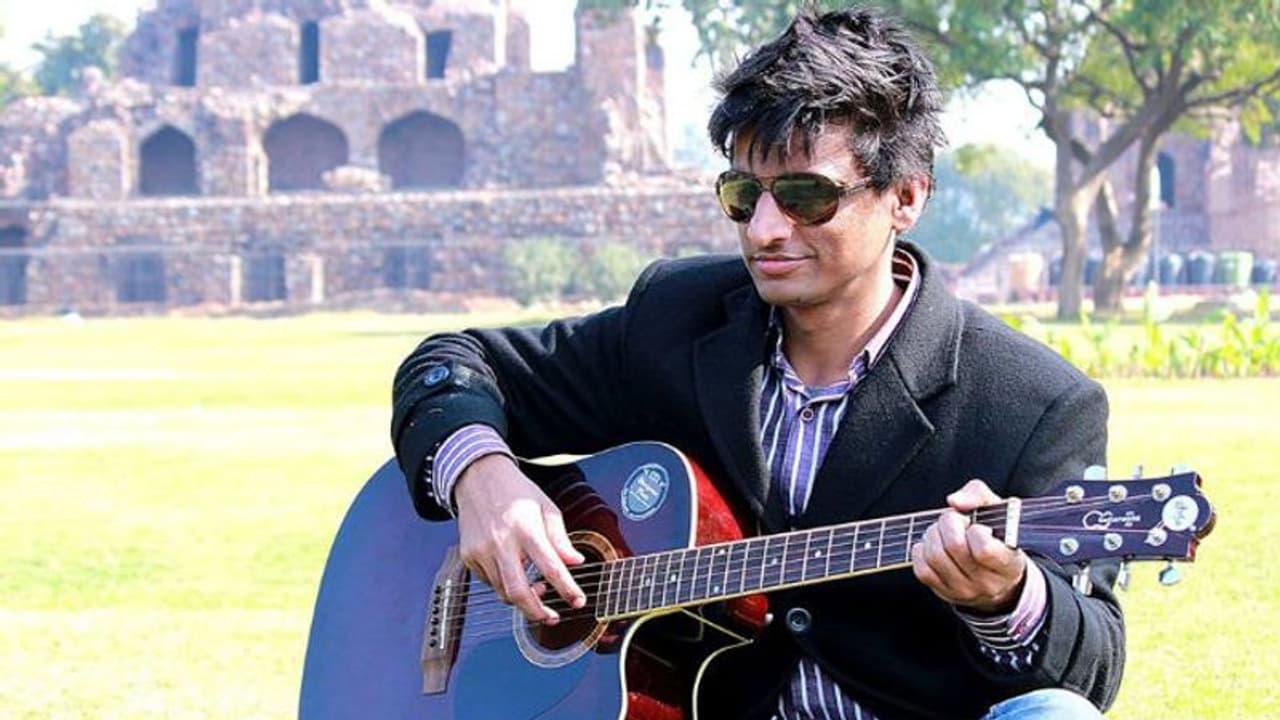 തെറ്റായ മരുന്ന് കുത്തിവച്ച് കാഴ്ച പോയി; സിവില് സര്വീസ് നേടിയ യുവാവിന്റെ അനുഭവങ്ങളൊന്ന് കേള്ക്കണം.... തെറ്റായ മരുന്ന് കുത്തിവച്ച് കാഴ്ച പോയി; സിവില് സര്വീസ് നേടിയ യുവാവിന്റെ അനുഭവങ്ങളൊന്ന് കേള്ക്കണം....