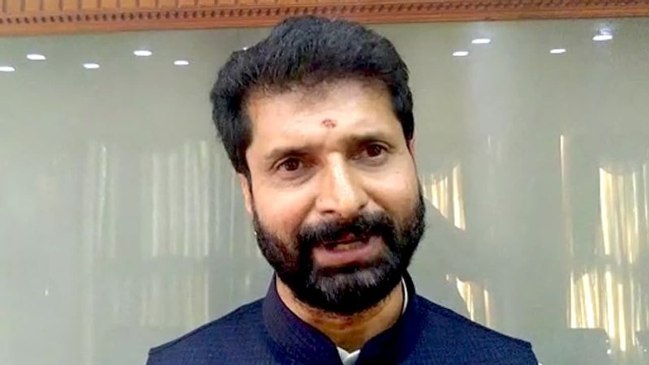 ‘ಮುಂದೆ ಸಿ.ಟಿ.ರವಿ ಮುಖ್ಯಮಂತ್ರಿಯಾಗಲಿ’ ‘ಮುಂದೆ ಸಿ.ಟಿ.ರವಿ ಮುಖ್ಯಮಂತ್ರಿಯಾಗಲಿ’