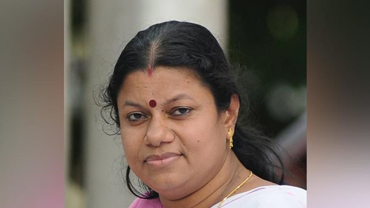 കൊല്ലം ഡിസിസി പ്രസിഡന്റ് ബിന്ദു കൃഷ്ണയ്ക്കെതിരെ കേസ് കൊല്ലം ഡിസിസി പ്രസിഡന്റ് ബിന്ദു കൃഷ്ണയ്ക്കെതിരെ കേസ്