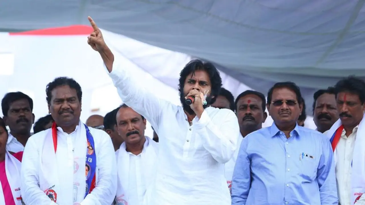 అదే భూమిలో పాతేస్తాం: పవన్ కల్యాణ్ హెచ్చరికలు అదే భూమిలో పాతేస్తాం: పవన్ కల్యాణ్ హెచ్చరికలు