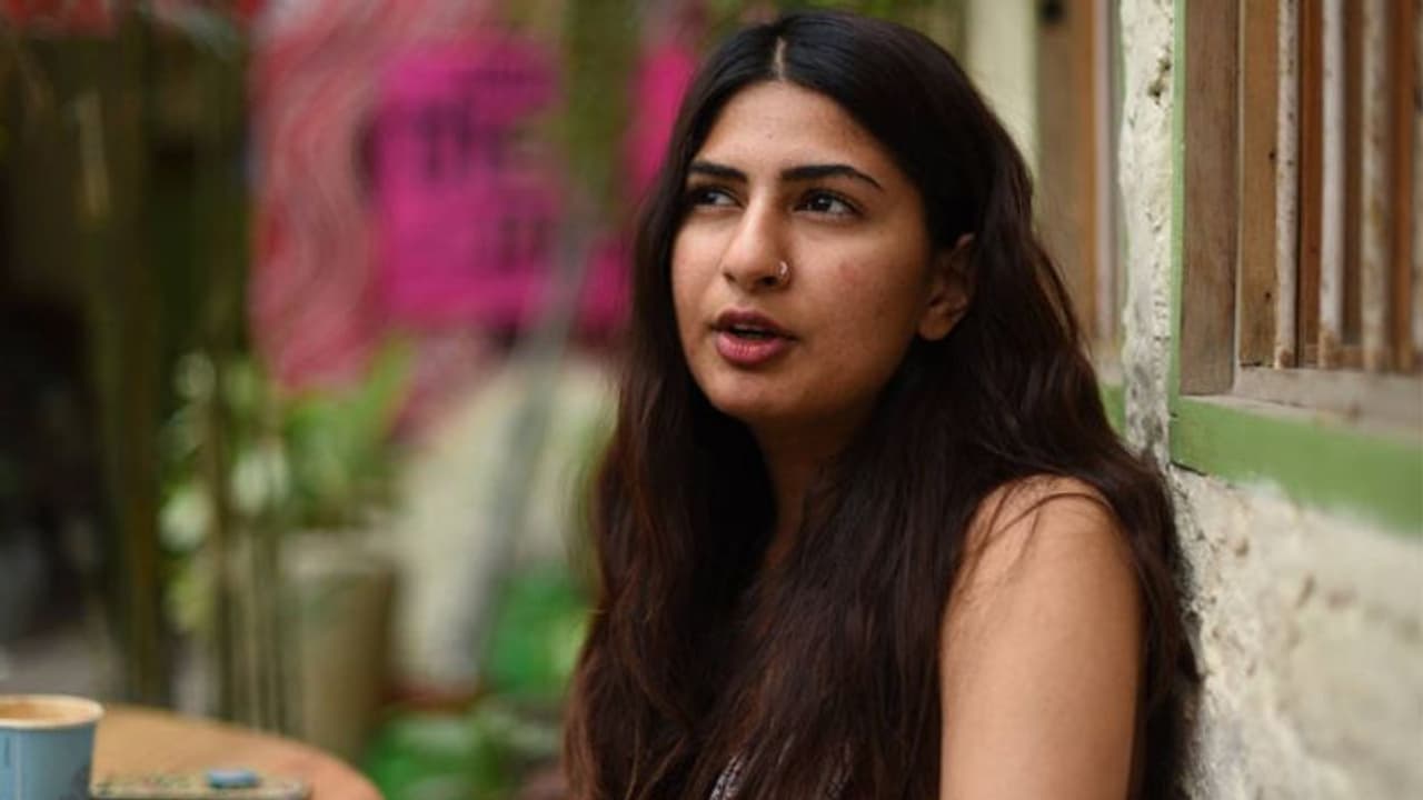 സമാധാനത്തിനു വേണ്ടി ജീവന് നല്കാനും തയ്യാറാണ്; കാര്ഗില് രക്തസാക്ഷി ക്യാപ്റ്റന് മന്ദീപ് സിങ്ങിന്റെ മകള് പറയുന്നു സമാധാനത്തിനു വേണ്ടി ജീവന് നല്കാനും തയ്യാറാണ്; കാര്ഗില് രക്തസാക്ഷി ക്യാപ്റ്റന് മന്ദീപ് സിങ്ങിന്റെ മകള് പറയുന്നു