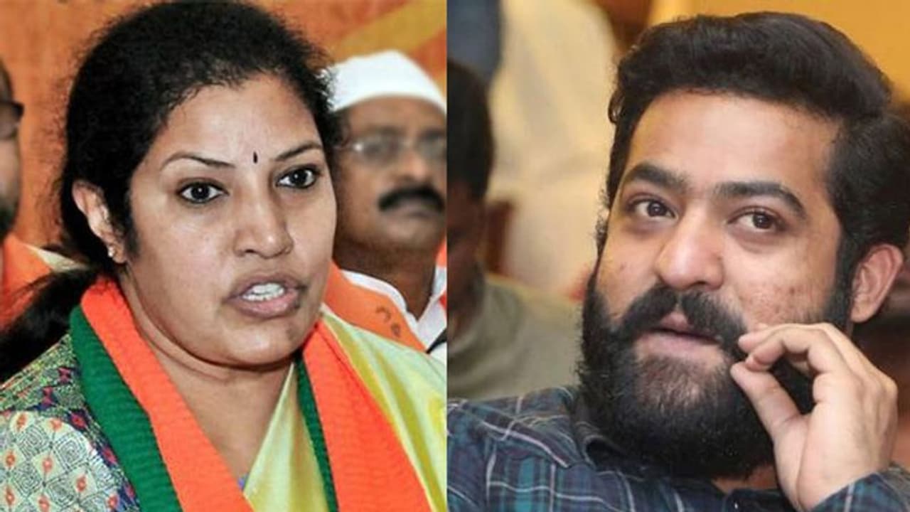 భవిష్యత్తు: జూ.ఎన్టీఆర్ రాజకీయానికి పురంధేశ్వరి తోడు? భవిష్యత్తు: జూ.ఎన్టీఆర్ రాజకీయానికి పురంధేశ్వరి తోడు?