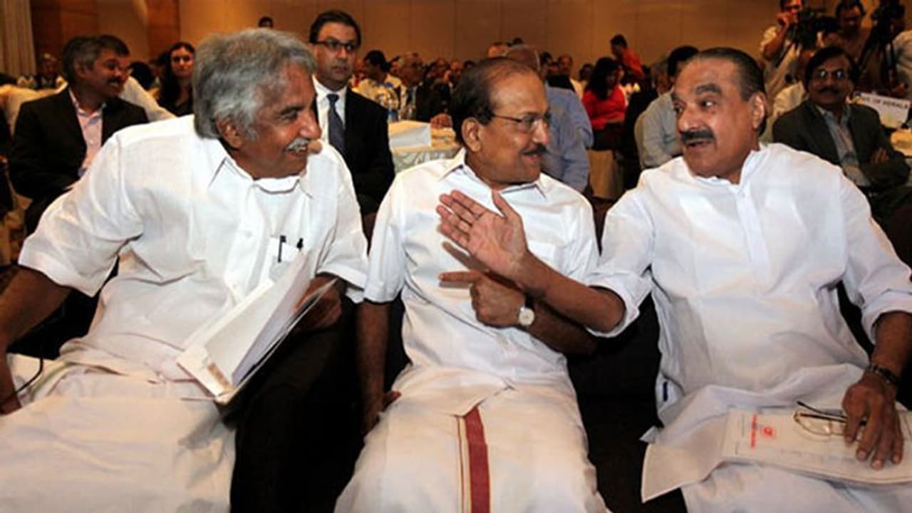 കെ.എം.മാണിയുടെ മരണം: യുഡിഎഫ് സ്ഥാനാര്ഥികള് പ്രചാരണം അവസാനിപ്പിച്ചു കെ.എം.മാണിയുടെ മരണം: യുഡിഎഫ് സ്ഥാനാര്ഥികള് പ്രചാരണം അവസാനിപ്പിച്ചു