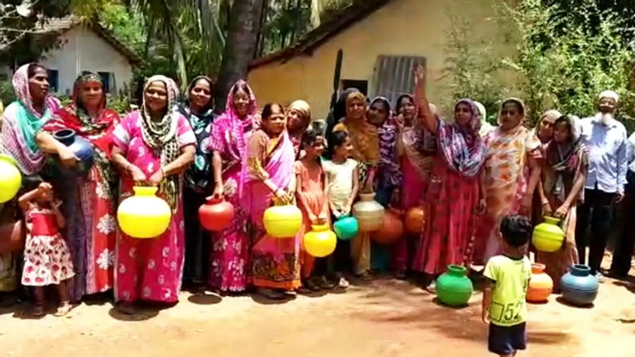 ಕಡಲ ತೀರದಲ್ಲಿದ್ದರೂ ಕುಡಿಯುವ ನೀರಿಗೆ ಬರ ಕಡಲ ತೀರದಲ್ಲಿದ್ದರೂ ಕುಡಿಯುವ ನೀರಿಗೆ ಬರ