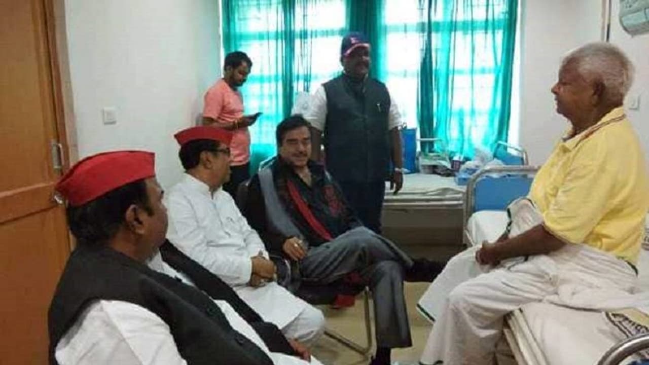 सुप्रीम कोर्ट से लालू को झटका, जमानत याचिका हुई खारिज