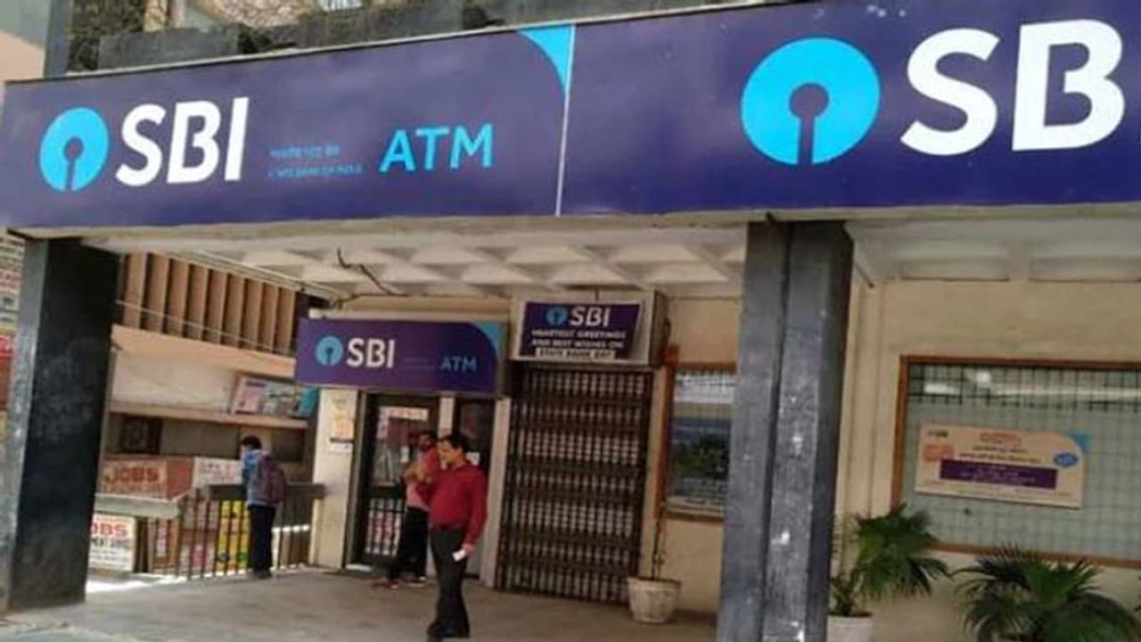 ನ.01ರವೆರೆಗೆ ಕಾಯಿರಿ: ಎಸ್ಬಿಐ ಕೊಡುವ ಕಹಿ ಸುದ್ದಿ ಏನೆಂದು ನೋಡಿರಿ! ನ.01ರವೆರೆಗೆ ಕಾಯಿರಿ: ಎಸ್ಬಿಐ ಕೊಡುವ ಕಹಿ ಸುದ್ದಿ ಏನೆಂದು ನೋಡಿರಿ!