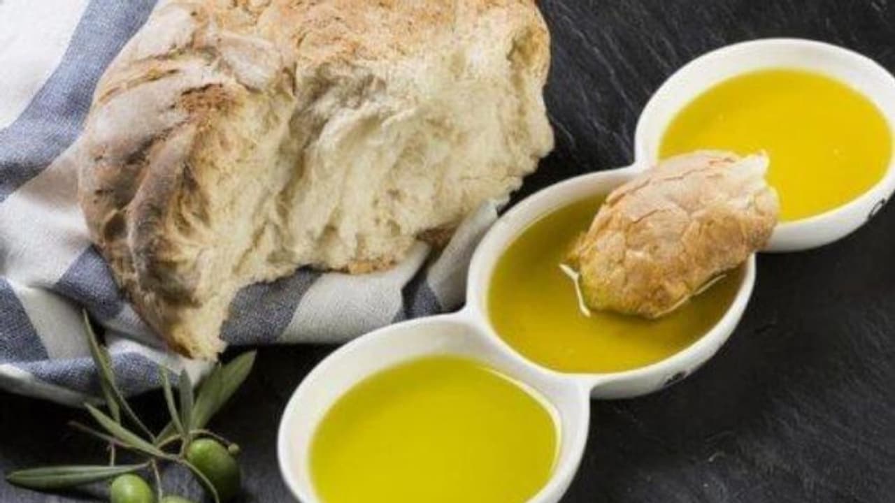 ബ്രെഡും ഒലീവ് ഓയിലും; ഗുണങ്ങള് ഇവയാണ്... ബ്രെഡും ഒലീവ് ഓയിലും; ഗുണങ്ങള് ഇവയാണ്...