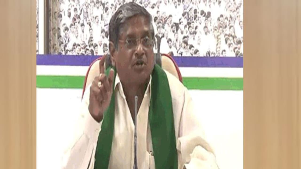 ఓటమి భయంతోనే చంద్రబాబు నిరసన...సీఎం లెటర్ ప్యాడ్తో ఫిర్యాదులా..?: నాగిరెడ్డి ఓటమి భయంతోనే చంద్రబాబు నిరసన...సీఎం లెటర్ ప్యాడ్తో ఫిర్యాదులా..?: నాగిరెడ్డి