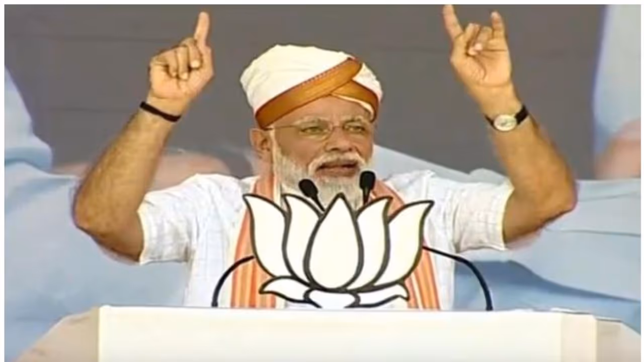 कुमारास्वामी के विवादित बयान पर पीएम मोदी का पलटवार, 'सेना का अपमान करने वालों को डूब मरना चाहिए'