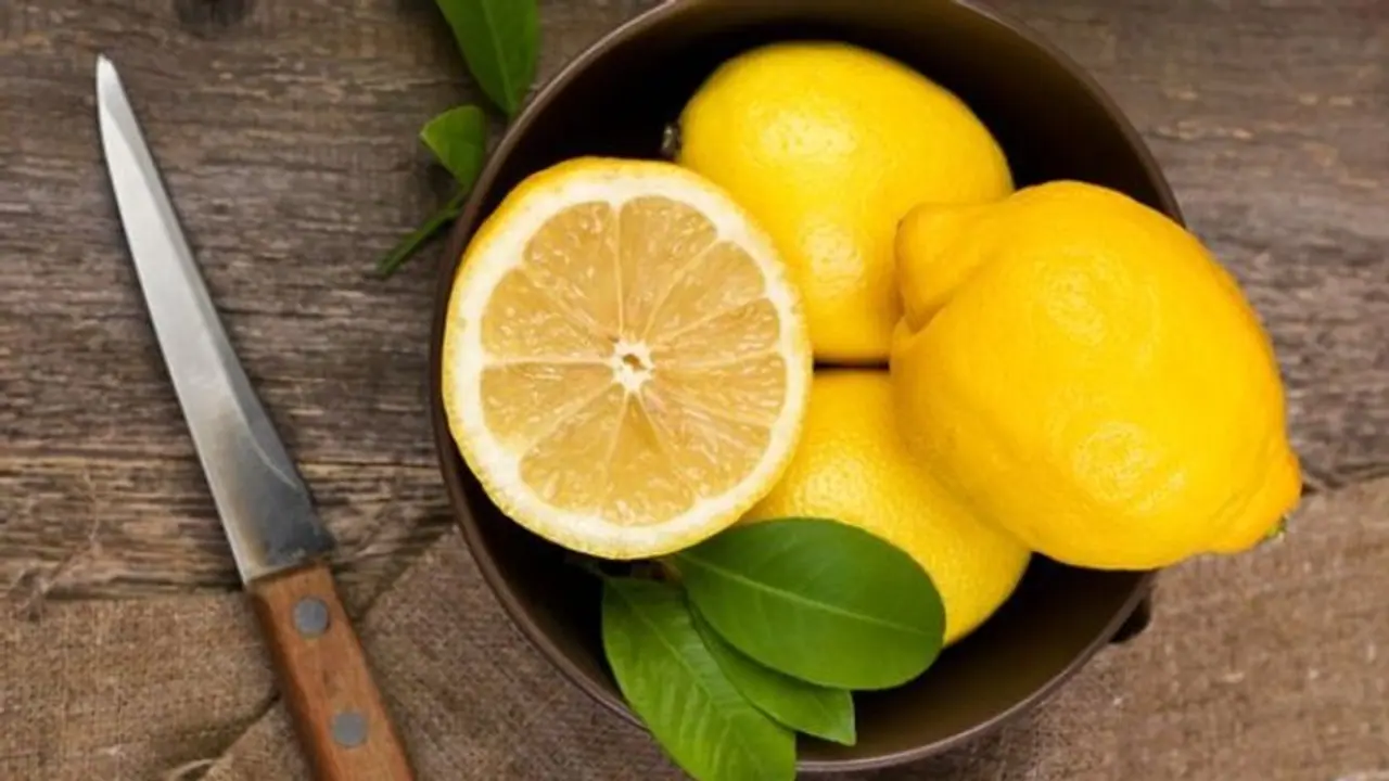 അധികമാര്ക്കും അറിയാത്ത നാരങ്ങയുടെ ഒരു ഗുണം... അധികമാര്ക്കും അറിയാത്ത നാരങ്ങയുടെ ഒരു ഗുണം...