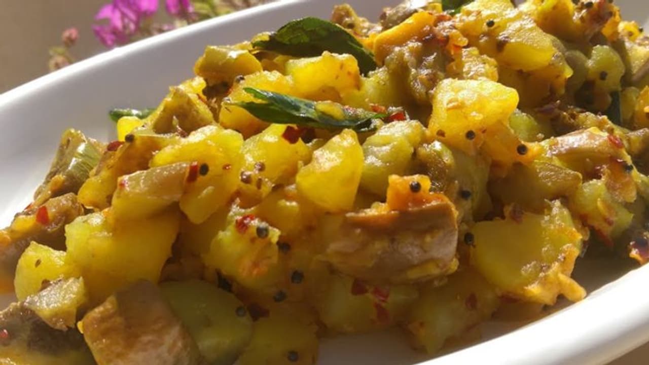 രുചികരമായ വഴുതനങ്ങ കിഴങ്ങ് മെഴുക്കുപുരട്ടി തയ്യാറാക്കാം രുചികരമായ വഴുതനങ്ങ കിഴങ്ങ് മെഴുക്കുപുരട്ടി തയ്യാറാക്കാം