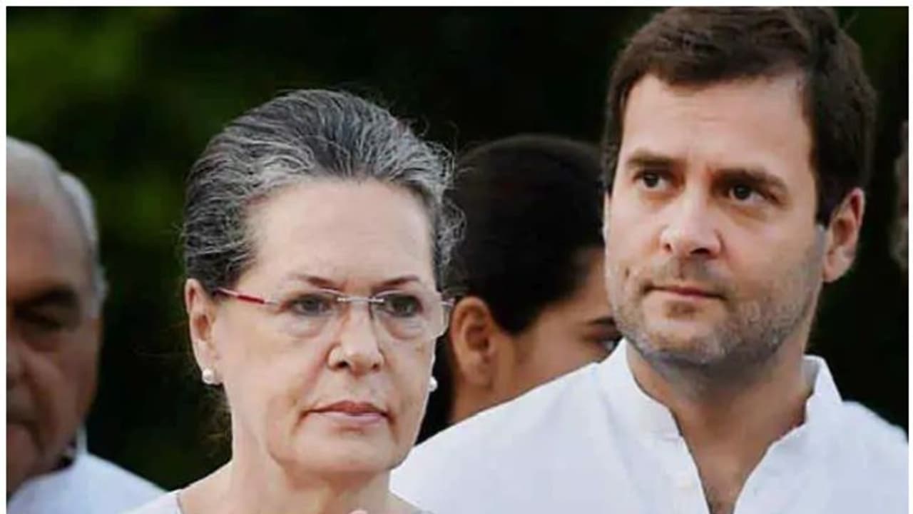 തിരുത്തല് ആവശ്യപ്പെട്ട് കത്തെഴുതിയ നേതാക്കളെ സോണിയ ഗാന്ധി കാണും; രാഹുലും യോഗത്തിന് തിരുത്തല് ആവശ്യപ്പെട്ട് കത്തെഴുതിയ നേതാക്കളെ സോണിയ ഗാന്ധി കാണും; രാഹുലും യോഗത്തിന്