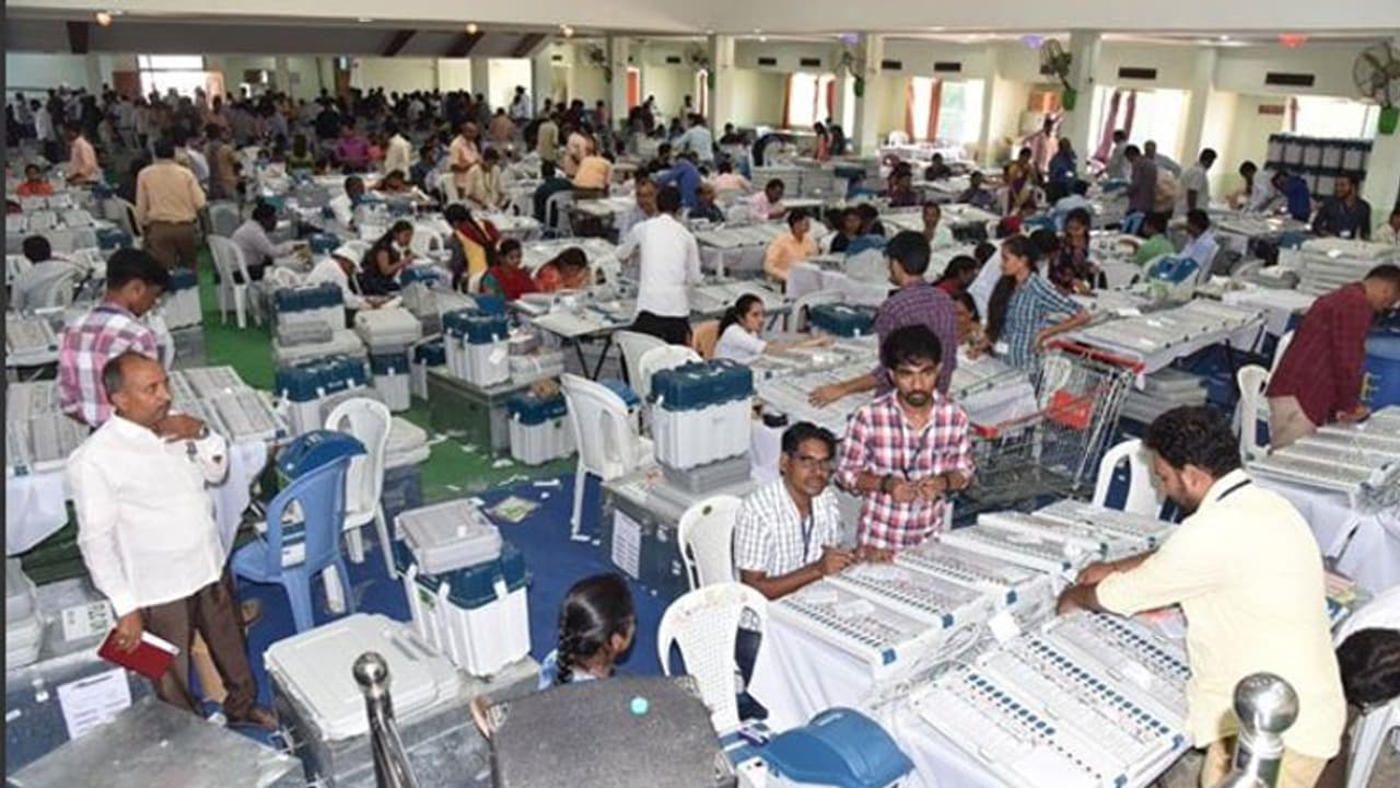 నిజామాబాద్ కౌంటింగ్ పై కూడా రైతుల ఎఫెక్ట్... నిజామాబాద్ కౌంటింగ్ పై కూడా రైతుల ఎఫెక్ట్...