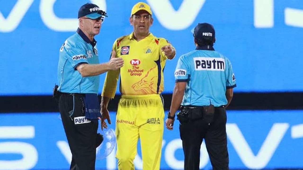 CSK ಗೆಲುವಿನ ಬೆನ್ನಲ್ಲೇ ಧೋನಿಗೆ ಬಿತ್ತು ಬರೆ..! CSK ಗೆಲುವಿನ ಬೆನ್ನಲ್ಲೇ ಧೋನಿಗೆ ಬಿತ್ತು ಬರೆ..!