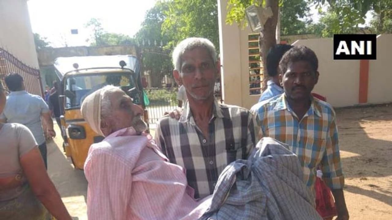 ఏపీ ఎన్నికల్లో విషాదం: పోలింగ్ కేంద్రాల్లోనే ప్రాణాలొదిలిన 9 మంది ఏపీ ఎన్నికల్లో విషాదం: పోలింగ్ కేంద్రాల్లోనే ప్రాణాలొదిలిన 9 మంది