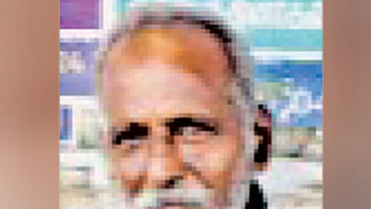 சோறு தண்ணி இல்லாமல் அம்மா உணவகத்தில் உண்ணும் முன்னாள் எம்பி யின் மகன்..! வெறும் 2 சட்டையுடன் தெருவில் வசிப்பதன் பயங்கர பின்னணி...! சோறு தண்ணி இல்லாமல் அம்மா உணவகத்தில் உண்ணும் முன்னாள் எம்பி யின் மகன்..! வெறும் 2 சட்டையுடன் தெருவில் வசிப்பதன் பயங்கர பின்னணி...!