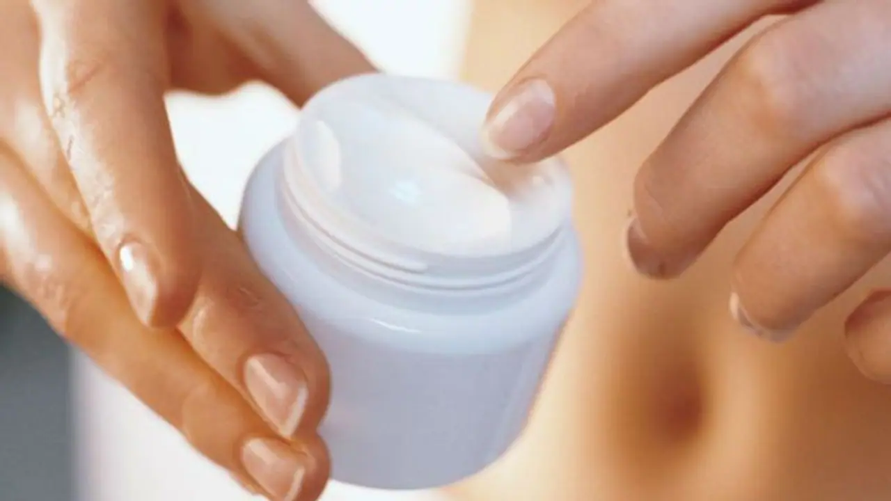 സ്ത്രീകളോട്; 'ഹെയര് റിമൂവര്' സ്ഥിരമായി ഉപയോഗിക്കാറുണ്ടെങ്കില് സൂക്ഷിക്കുക! സ്ത്രീകളോട്; 'ഹെയര് റിമൂവര്' സ്ഥിരമായി ഉപയോഗിക്കാറുണ്ടെങ്കില് സൂക്ഷിക്കുക!