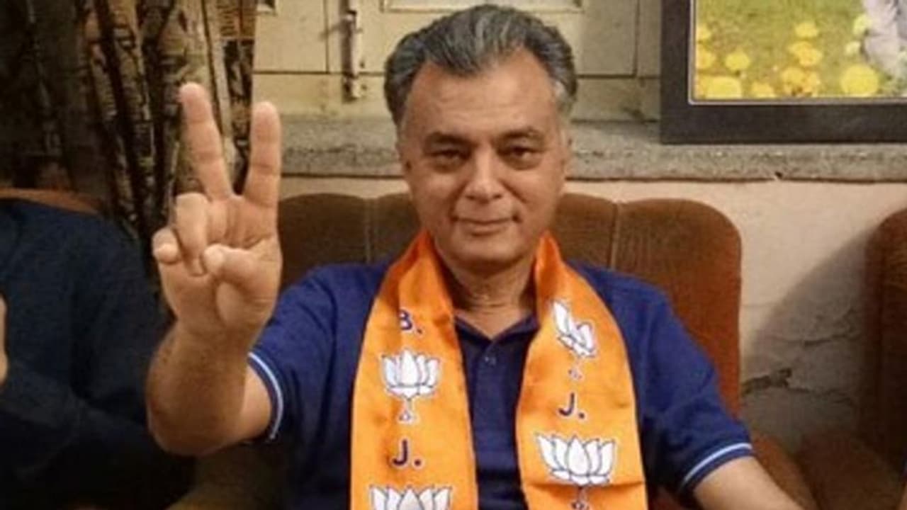 ಮಗನನ್ನು ಕಣಕ್ಕಿಳಿಸಿದ ಕಾಂಗ್ರೆಸ್: ಸಚಿವ ಸ್ಥಾನ ತೊರೆದ ಬಿಜೆಪಿ ನಾಯಕ! ಮಗನನ್ನು ಕಣಕ್ಕಿಳಿಸಿದ ಕಾಂಗ್ರೆಸ್: ಸಚಿವ ಸ್ಥಾನ ತೊರೆದ ಬಿಜೆಪಿ ನಾಯಕ!