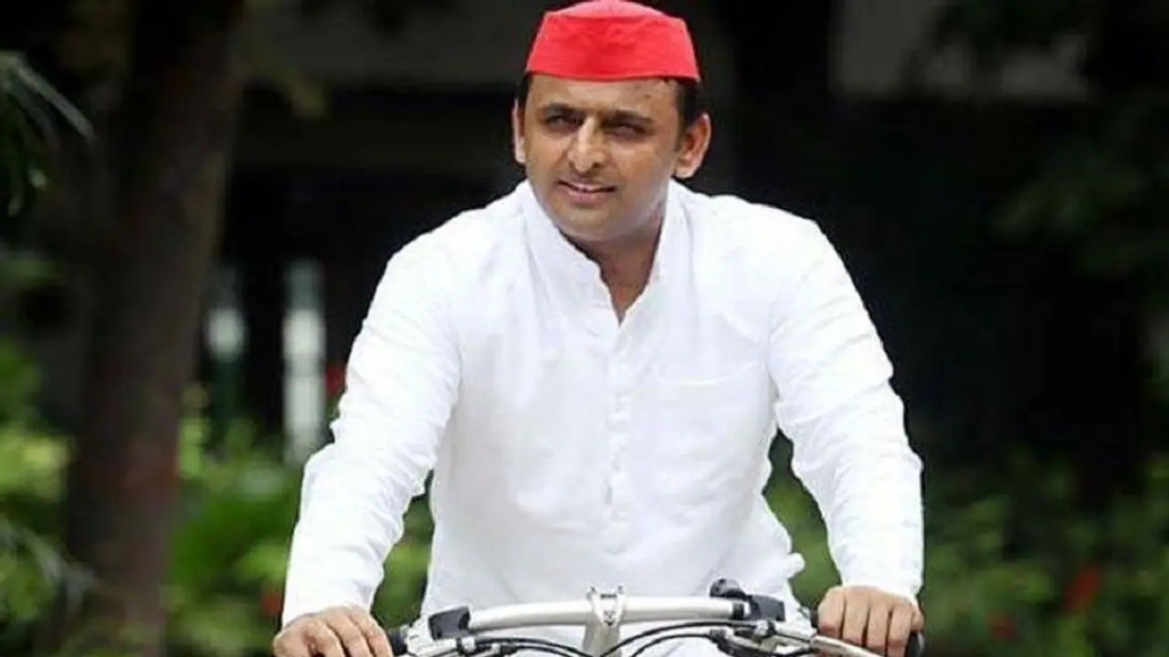 लखनऊ और वाराणसी सीट पर असमंजस में एसपी, बड़े नेताओं की ना के बाद गैर राजनैतिक चेहरे पर खेलेगी दांव