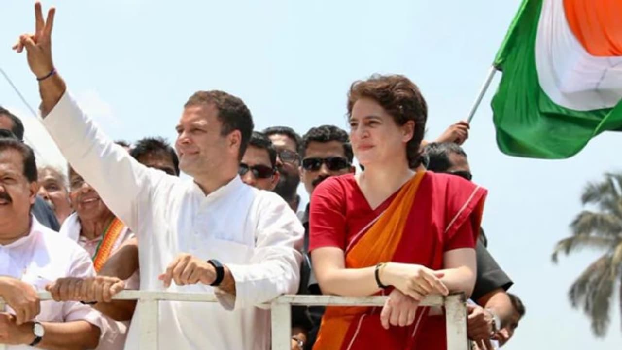 ಪ್ರಿಯಾಂಕಾ ರಾಜಕೀಯ ನಡೆ 'ಸಸ್ಪೆನ್ಸ್': ರಾಹುಲ್ ಗಾಂಧಿ ಹೇಳಿದ್ದಿಷ್ಟು! ಪ್ರಿಯಾಂಕಾ ರಾಜಕೀಯ ನಡೆ 'ಸಸ್ಪೆನ್ಸ್': ರಾಹುಲ್ ಗಾಂಧಿ ಹೇಳಿದ್ದಿಷ್ಟು!