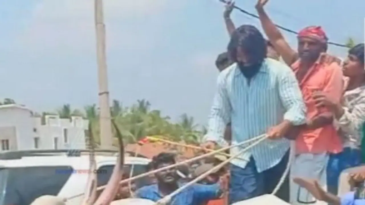 ಅಂಬಲವಾಡಿಯಲ್ಲಿ ಜೋಡೆತ್ತುಗಳನ್ನು ಓಡಿಸಿದ ಯಶ್! ಅಂಬಲವಾಡಿಯಲ್ಲಿ ಜೋಡೆತ್ತುಗಳನ್ನು ಓಡಿಸಿದ ಯಶ್!