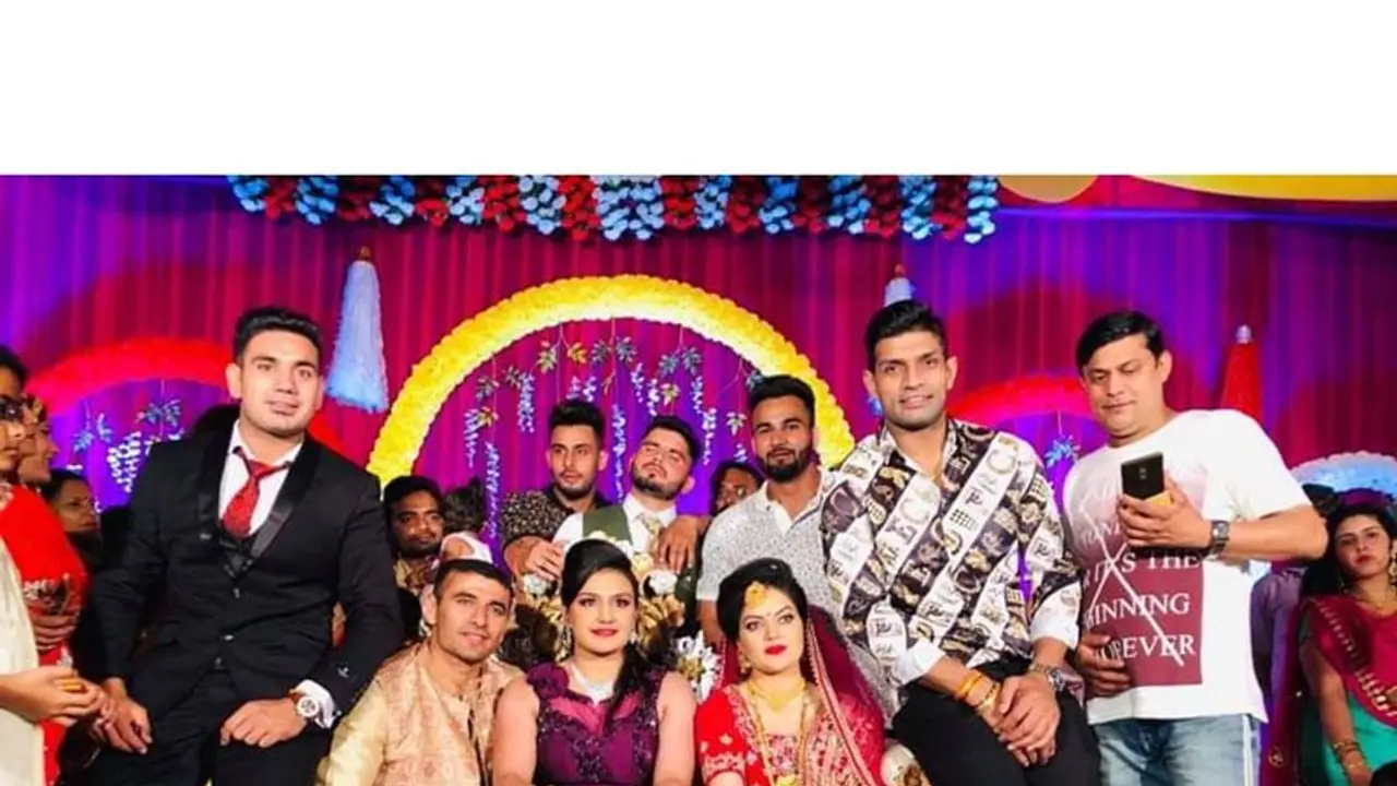 ದಾಂಪತ್ಯಕ್ಕೆ ಕಾಲಿಟ್ಟ ಕಬಡ್ಡಿ ತಾರೆ ಅಜಯ್ ದಾಂಪತ್ಯಕ್ಕೆ ಕಾಲಿಟ್ಟ ಕಬಡ್ಡಿ ತಾರೆ ಅಜಯ್