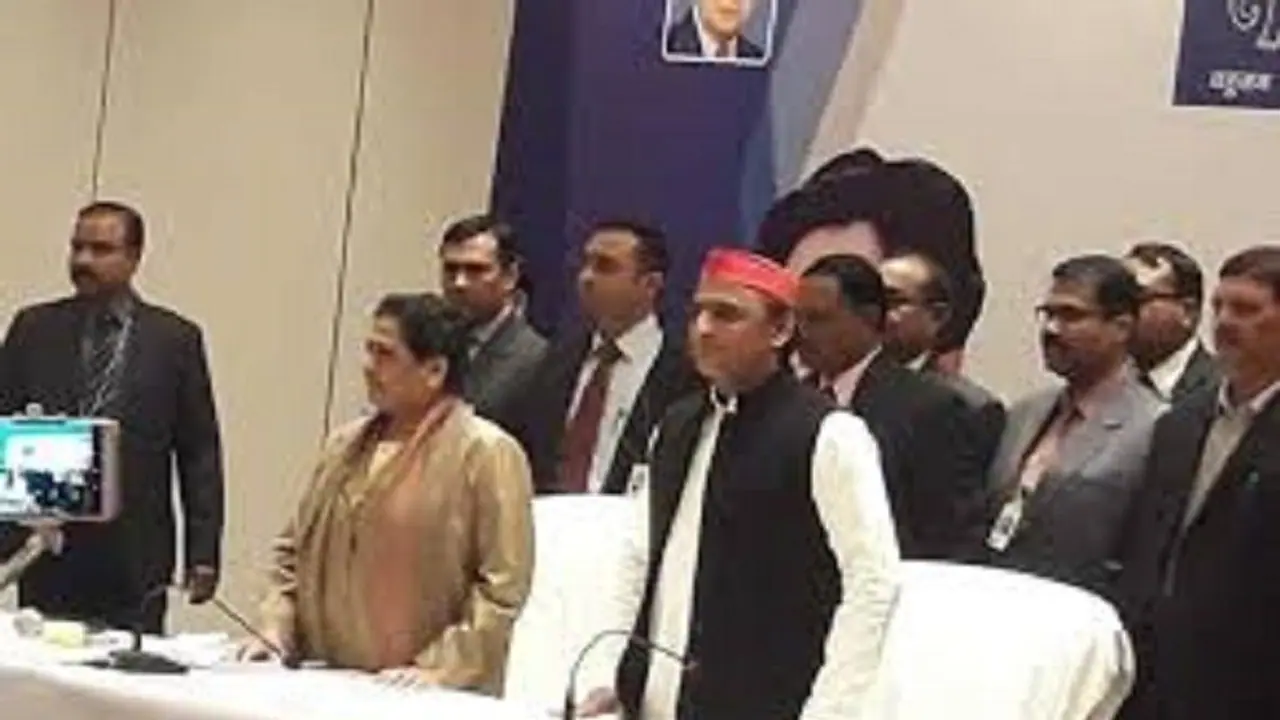 यूपी में दो सीटों को आपस में एक्सचेंज कर सकती हैं एसपी और बीसएपी यूपी में दो सीटों को आपस में एक्सचेंज कर सकती हैं एसपी और बीसएपी