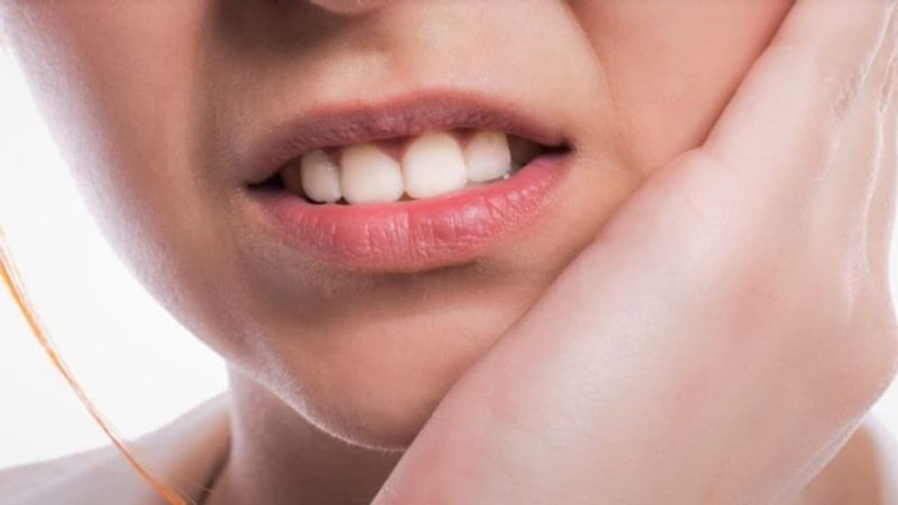 മോണ വേദന ഈ രോഗത്തിന്റെ ലക്ഷണമാണ്... മോണ വേദന ഈ രോഗത്തിന്റെ ലക്ഷണമാണ്...